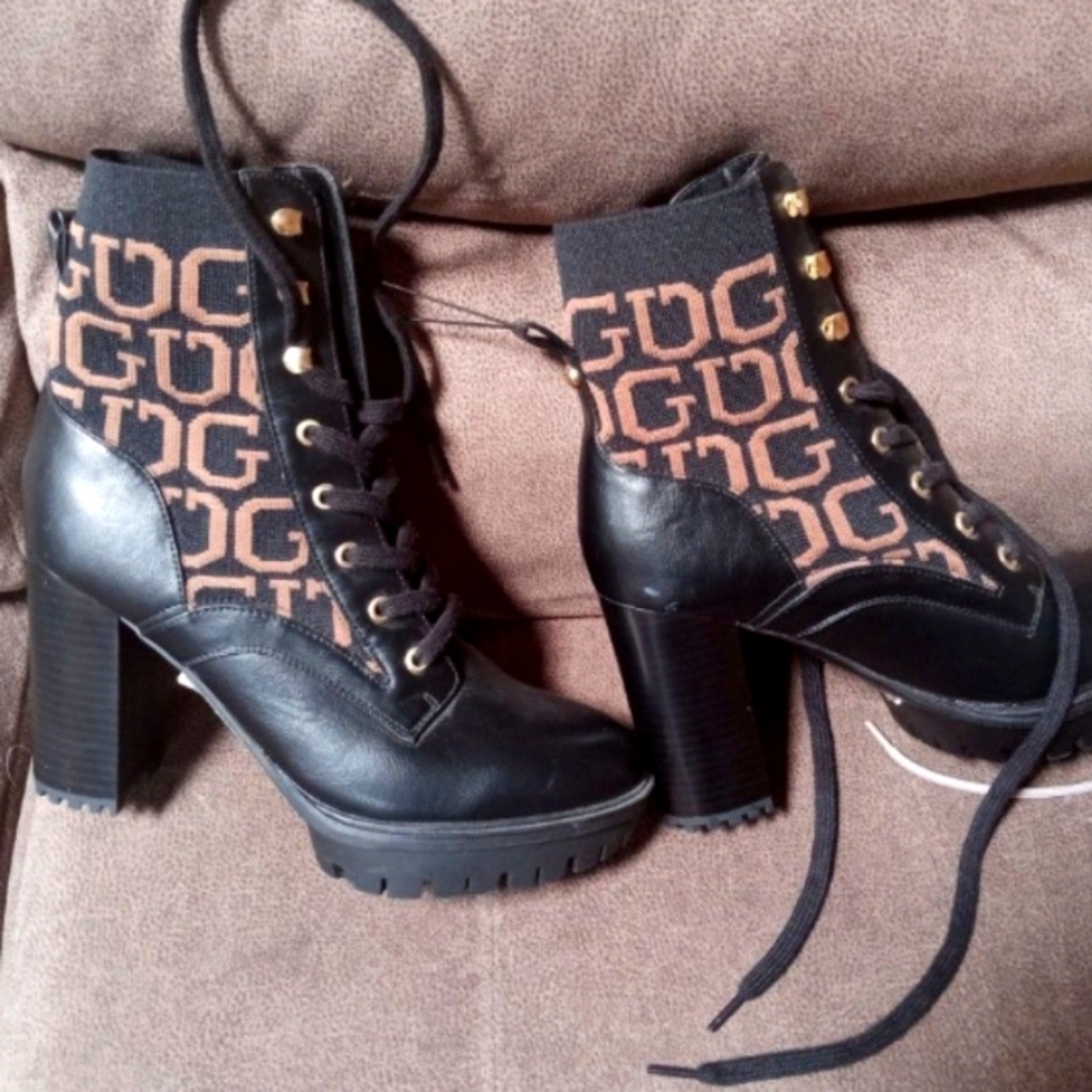 Guess Sweater Boots Size 9.5